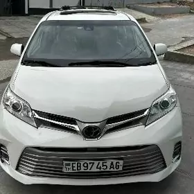 Toyota Sienna 2019