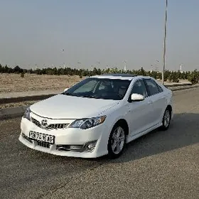 Toyota Camry 2014