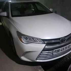 Toyota Camry 2017