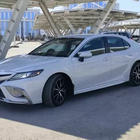 Toyota Camry 2022