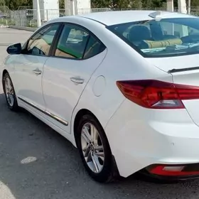 Hyundai Elantra 2020