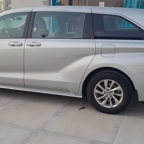 Toyota Sienna 2022