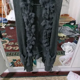 Женские вещи не дорого.