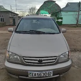 Toyota Sienna 2001