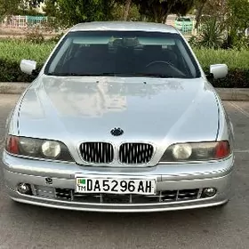 BMW E39 2000