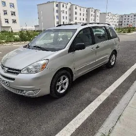 Toyota Sienna 2004