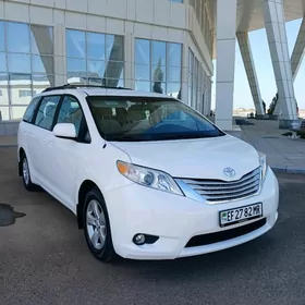Toyota Sienna 2010