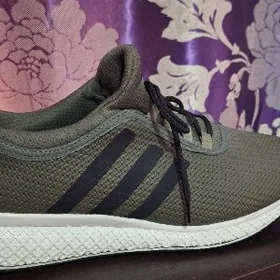 Продаються красовки Adidas