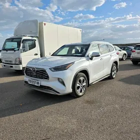 Toyota Highlander 2022