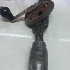 ручная дрель