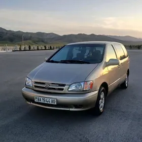 Toyota Sienna 2000