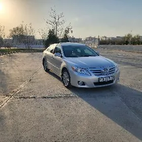 Toyota Camry 2011