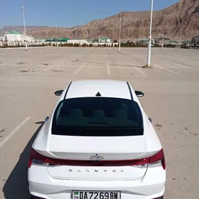 Hyundai Elantra 2021