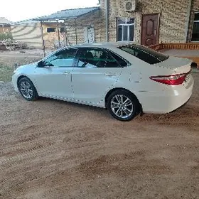 Toyota Camry 2015