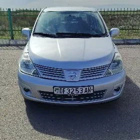 Nissan Versa 2007