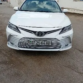 Toyota Camry 2021