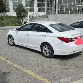 Hyundai Sonata 2011