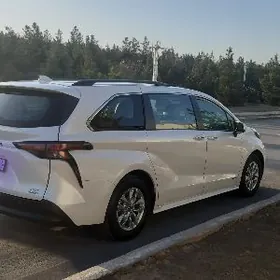Toyota Sienna 2021
