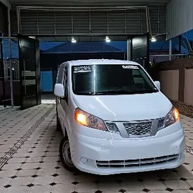 Nissan NV200 2021
