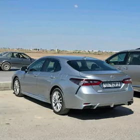 Toyota Camry 2021