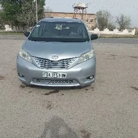 Toyota Sienna 2010