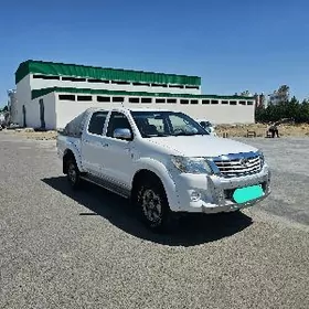Toyota Hilux 2013
