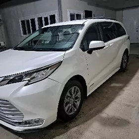 Toyota Sienna 2021