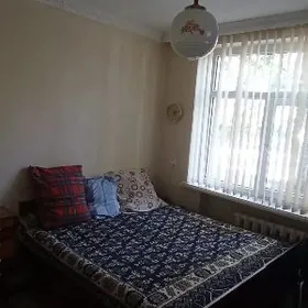 9-МКР 1 ЭТАЖ 4 КОМНАТНАЯ 