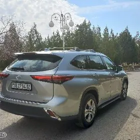 Toyota Highlander 2023