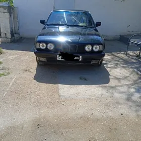 BMW 525 1990