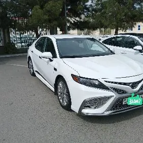 Toyota Camry 2021