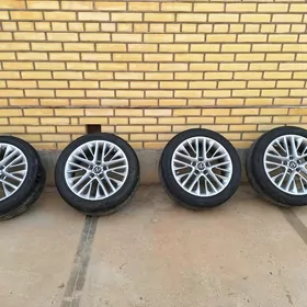 lexus diska  245/45/r18