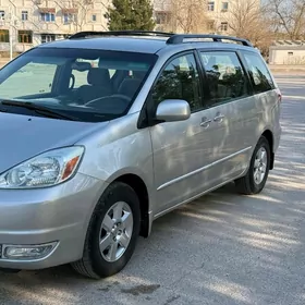 Toyota Sienna 2004