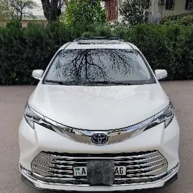 Toyota Sienna 2022