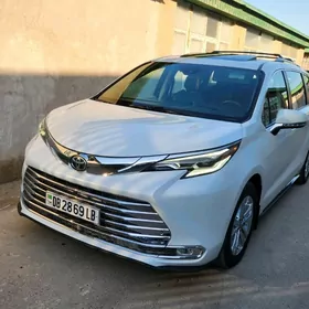 Toyota Sienna 2022