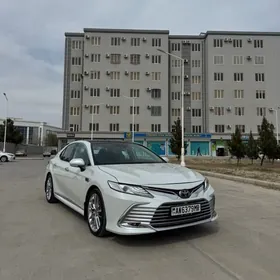 Toyota Camry 2024