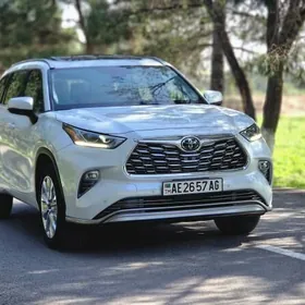 Toyota Highlander 2021