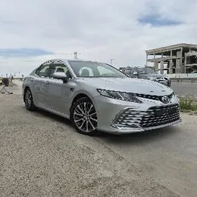 Toyota Camry 2021