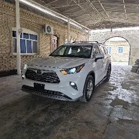 Toyota Highlander 2024