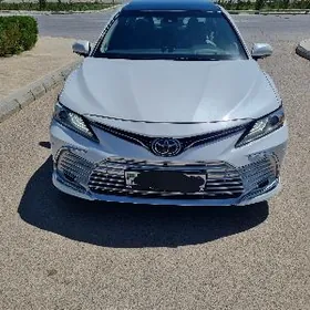 Toyota Camry 2018