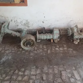 MTZ traktor bortawoy