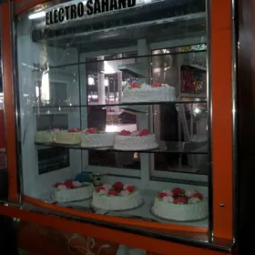 Holodilnik  witrina холодильни