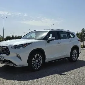 Toyota Highlander 2021