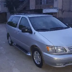 Toyota Sienna 2001