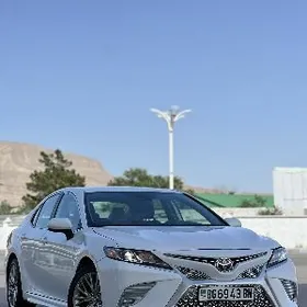 Toyota Camry 2020