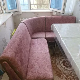 diwan ugolok iki stul