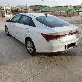 Hyundai Elantra 2021