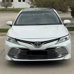 Toyota Camry 2018