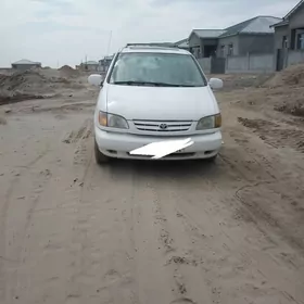 Toyota Sienna 2000