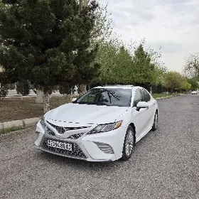 Toyota Camry 2018